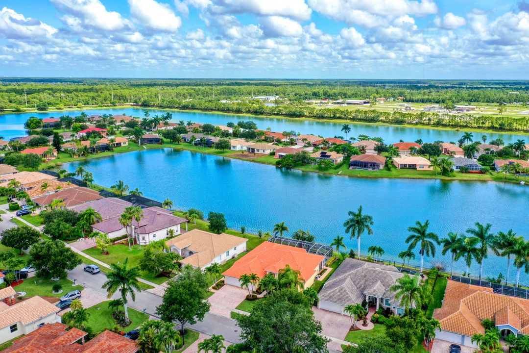 995 Chesapeake Bay Ct, Naples, FL 34120