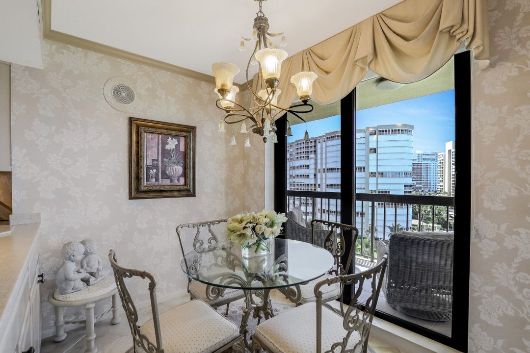 4551 Gulf Shore Blvd N #1003, Naples, FL 34103