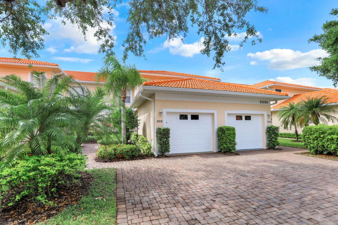 5230 Birmingham Dr #102, Naples, FL 34110