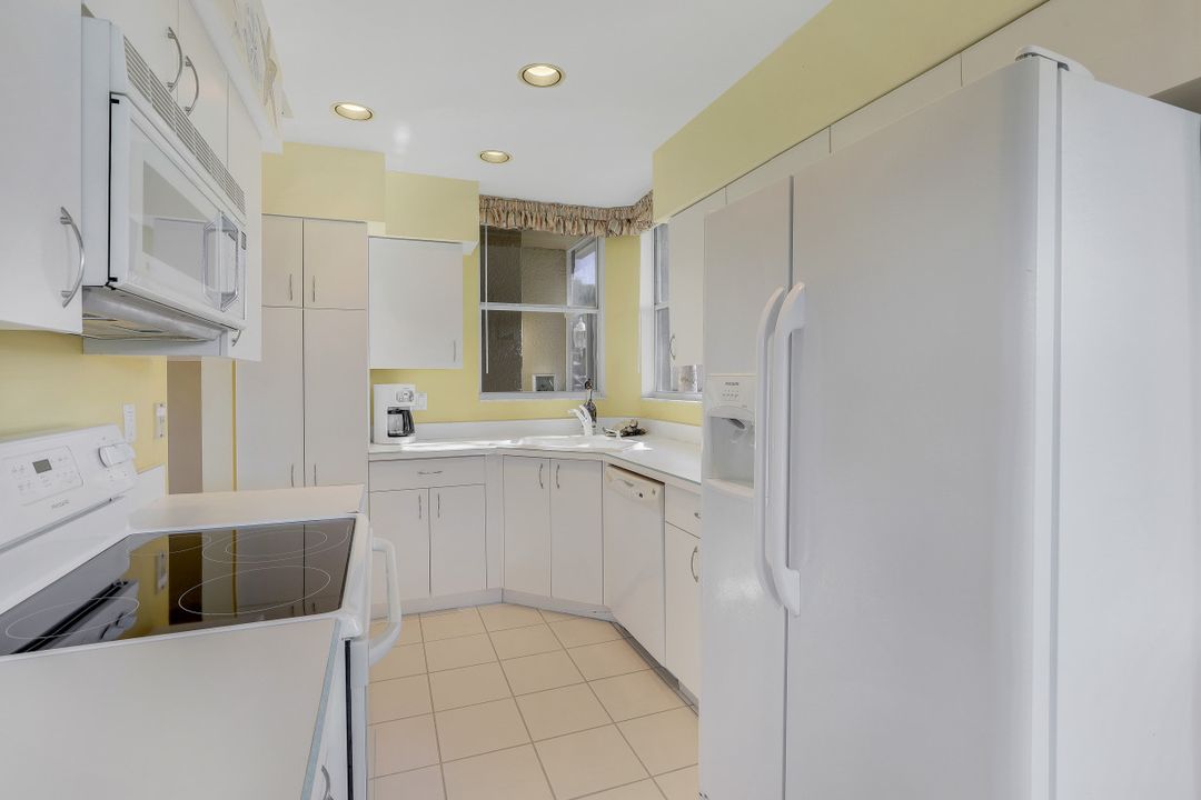 24742 Lakemont Cove Ln #101, Bonita Springs, FL 34134