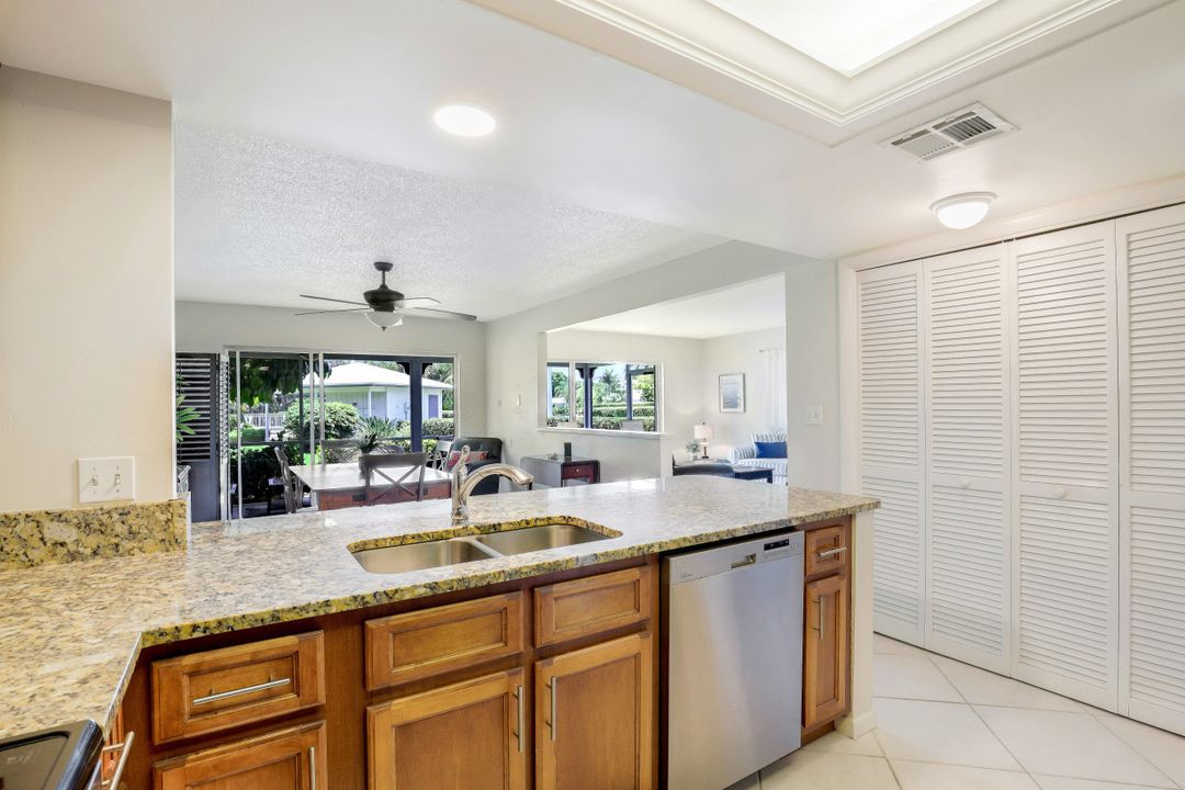 3300 Binnacle Dr #101, Naples, FL 34103