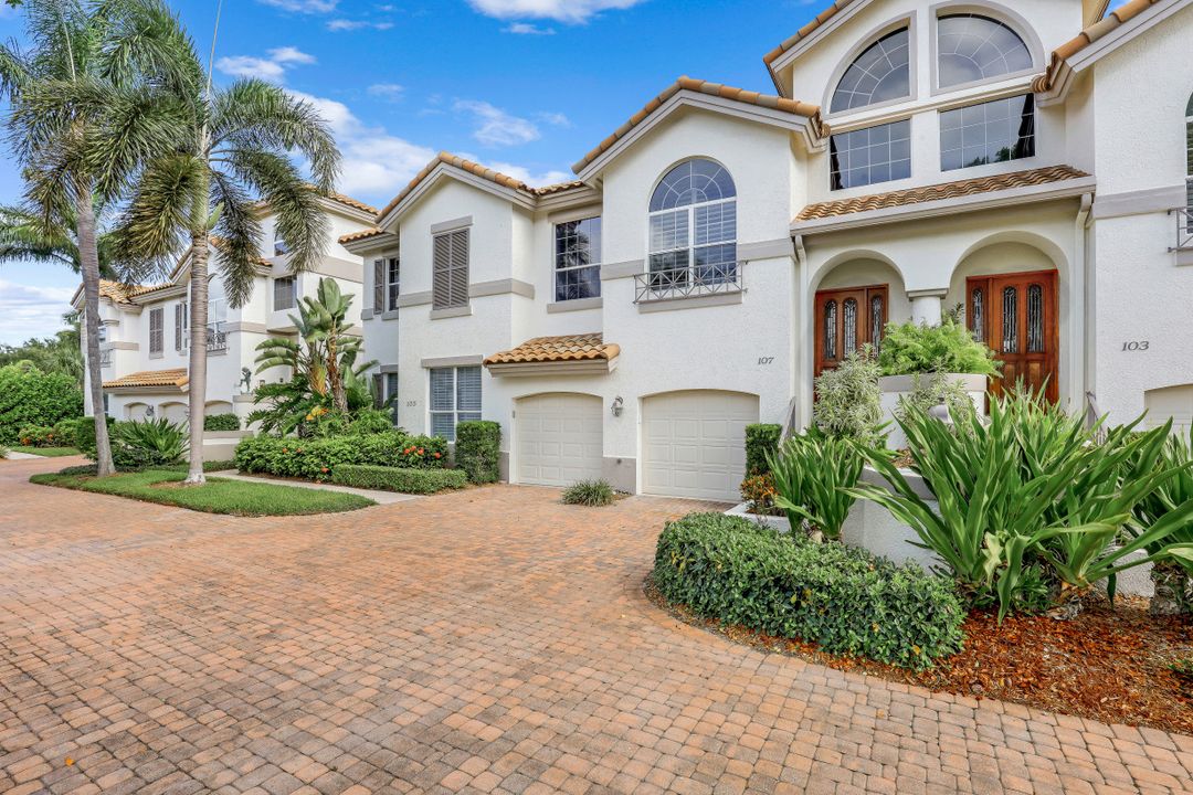 107 Colonade Cir #103, Naples, FL 34103