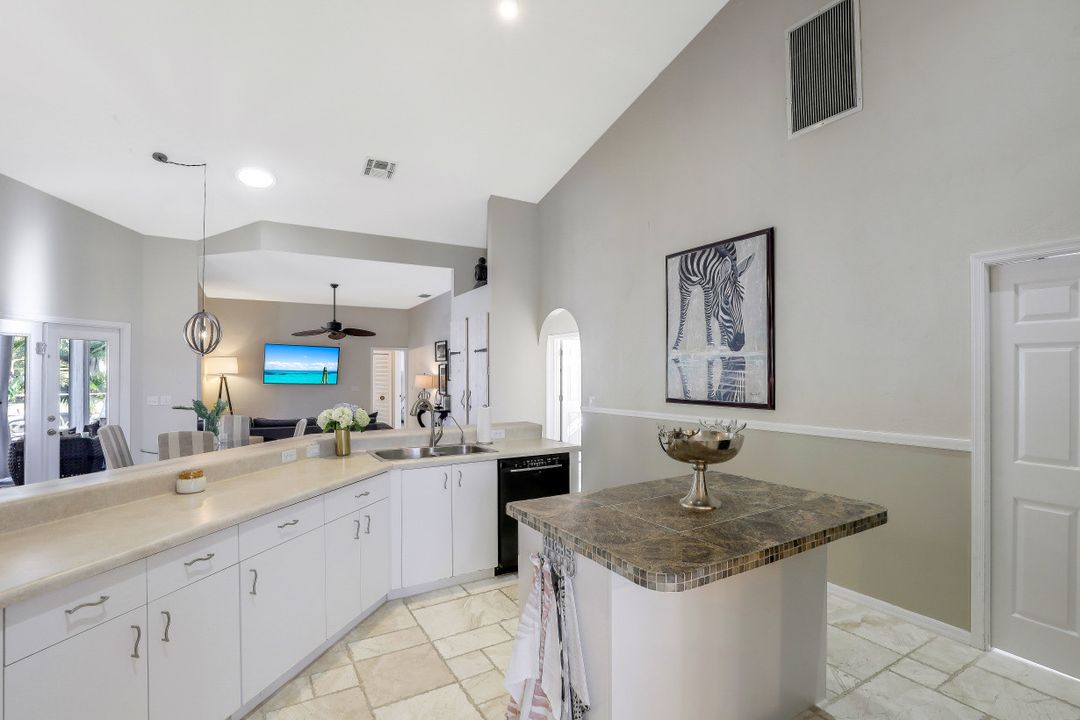 316 Lambton Ln, Naples, FL 34104