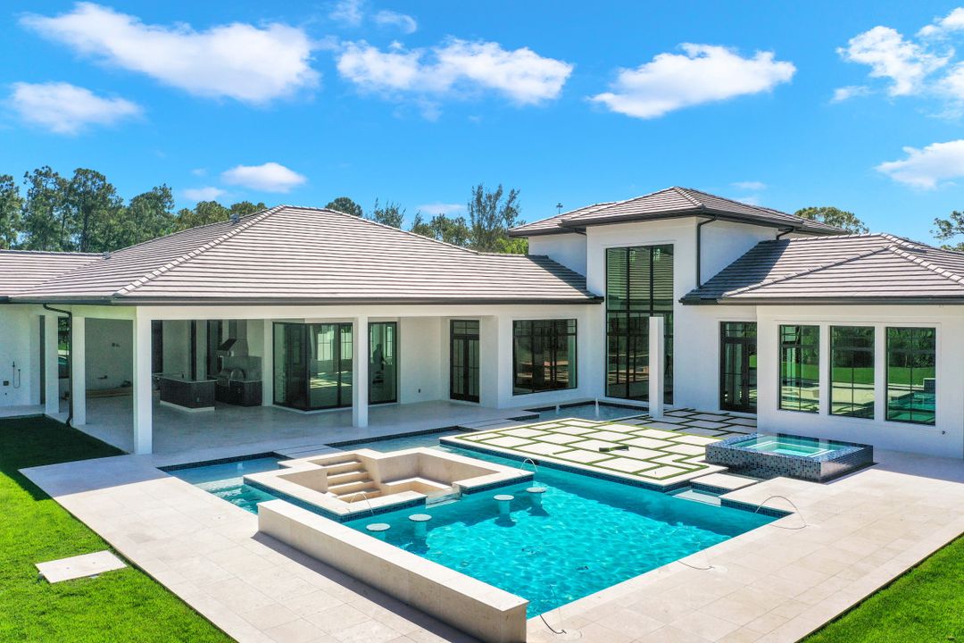 6435 Sable Ridge Ln, Naples, FL 34109