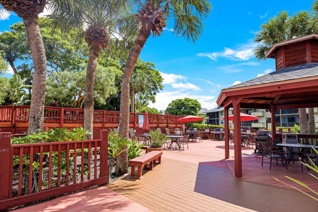 600 Neapolitan Way #346, Naples, FL 34103