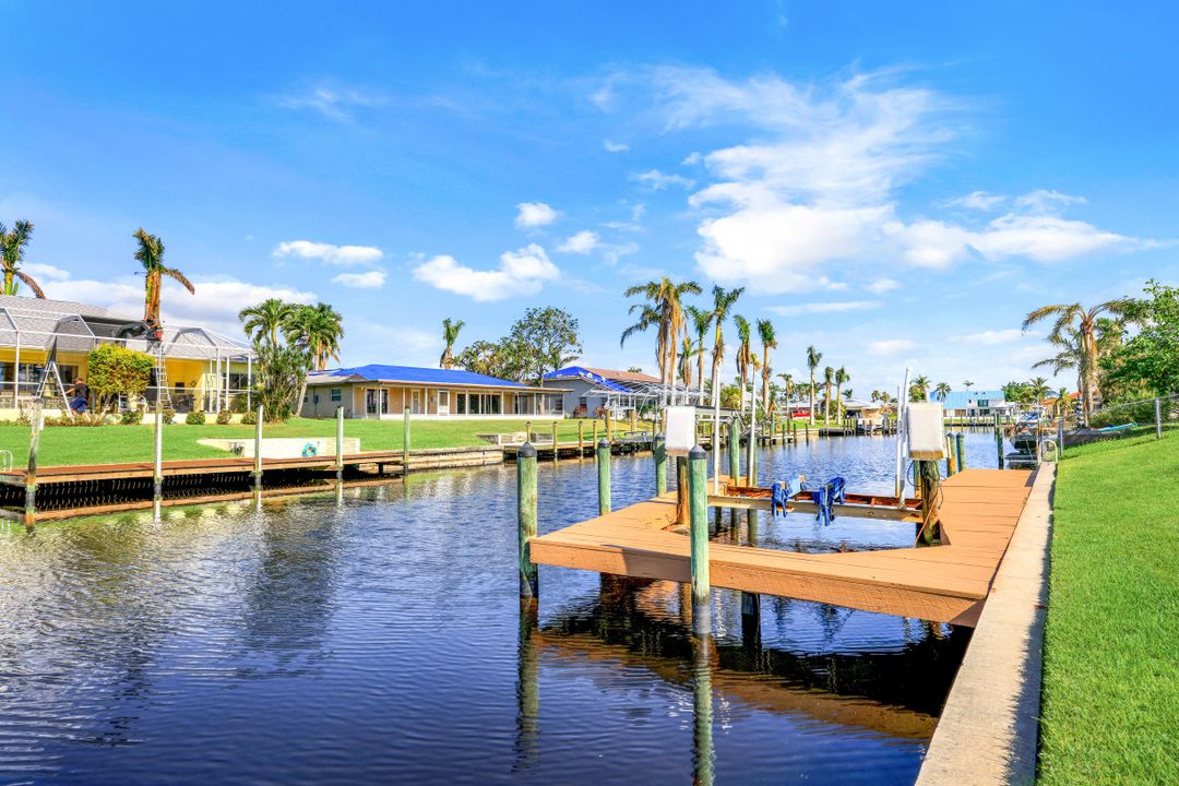 2101 SE 25th Ln, Cape Coral, FL 33904