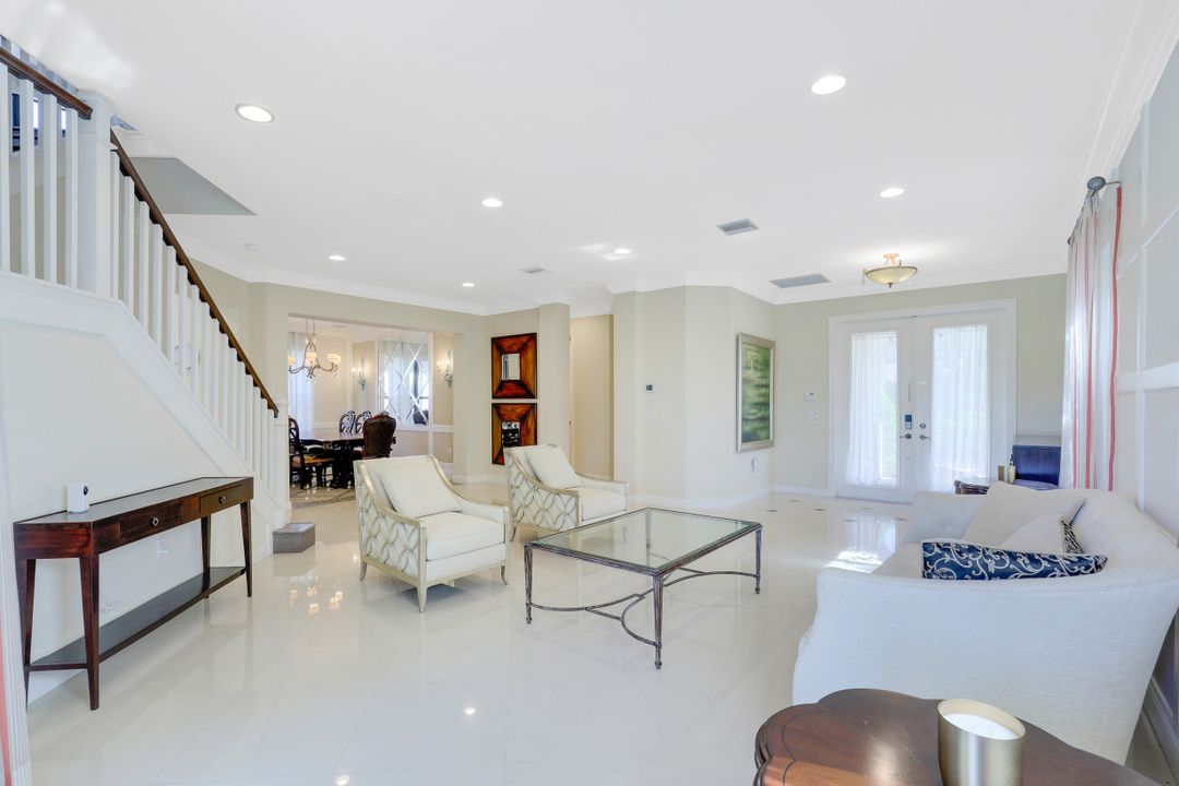 3642 Santaren Ct, Naples, FL 34119