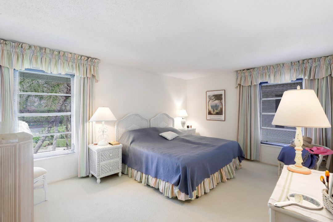 10573 Gulf Shore Dr #304, Naples, FL 34108