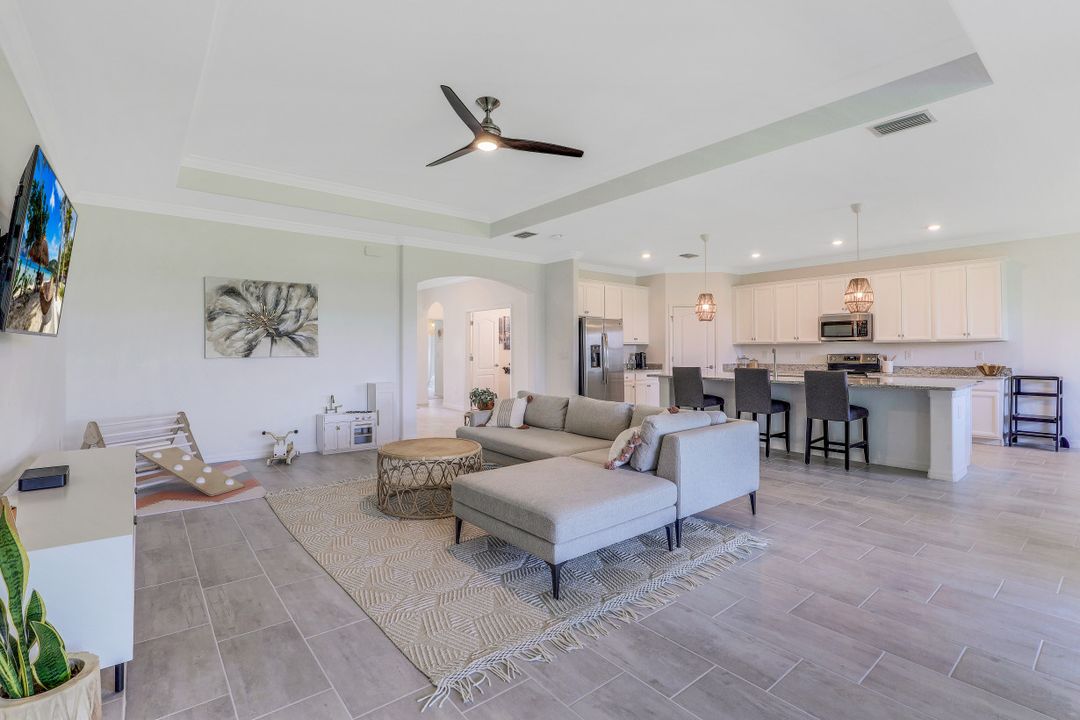 19732 Beechcrest Pl, Estero, FL 33913