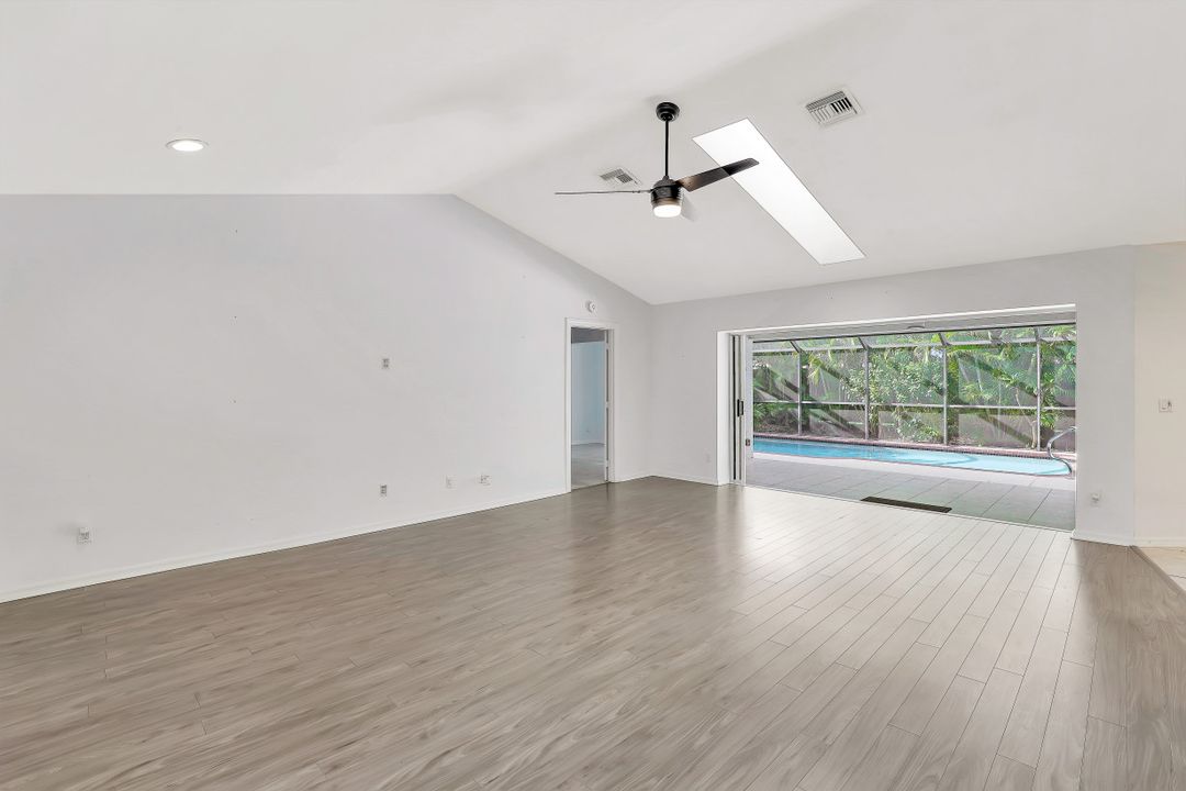 1010 Moon Lake Dr, Naples, FL 34104