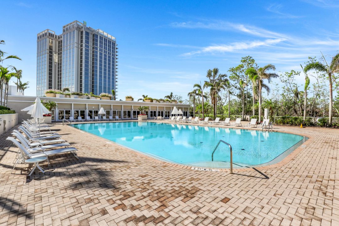 7117 Pelican Bay Blvd #1603, Naples, FL 34108