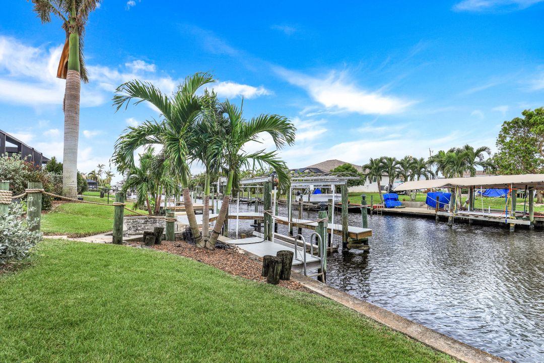 5328 Delano Ct, Cape Coral, FL 33904