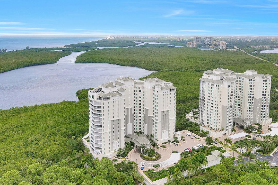 295 Grande Way #2, Naples, FL 34110