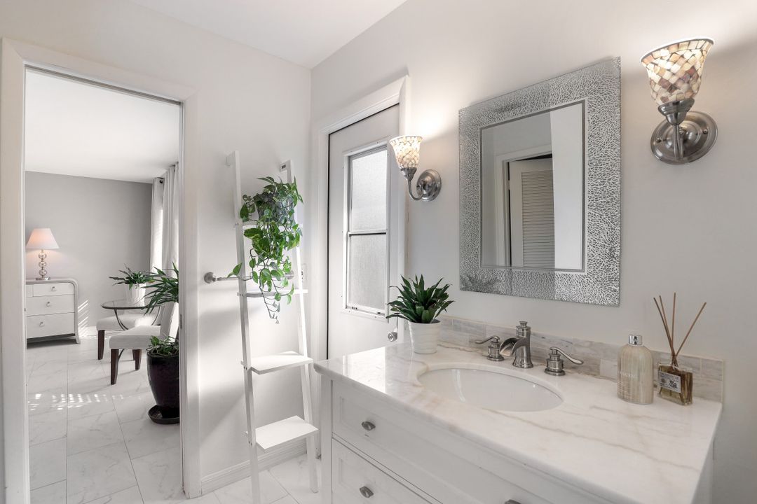 1030 Aqua Ln, Fort Myers, FL 33919