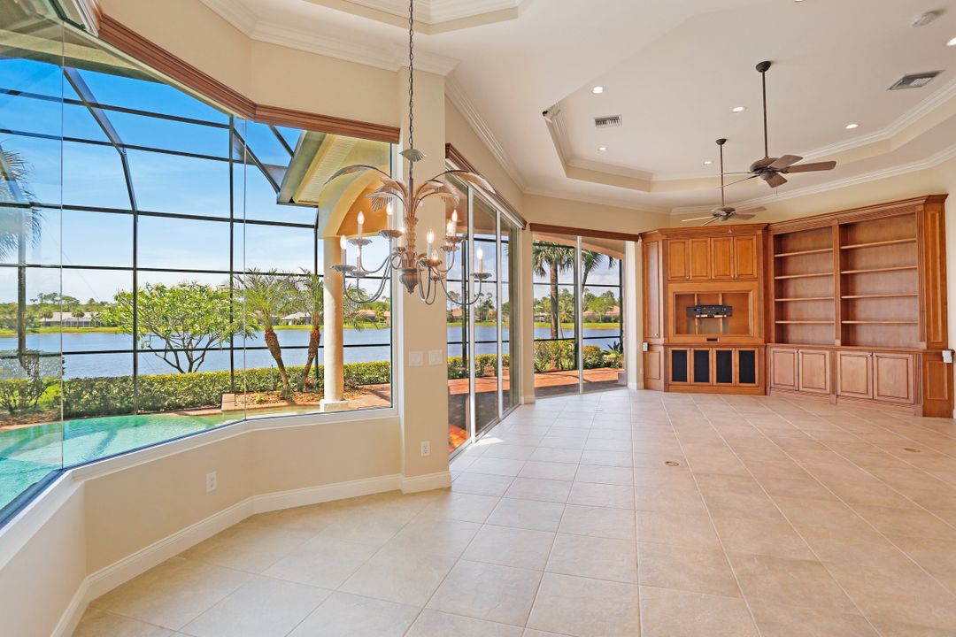 2046 Imperial Cir, Naples, FL 34110