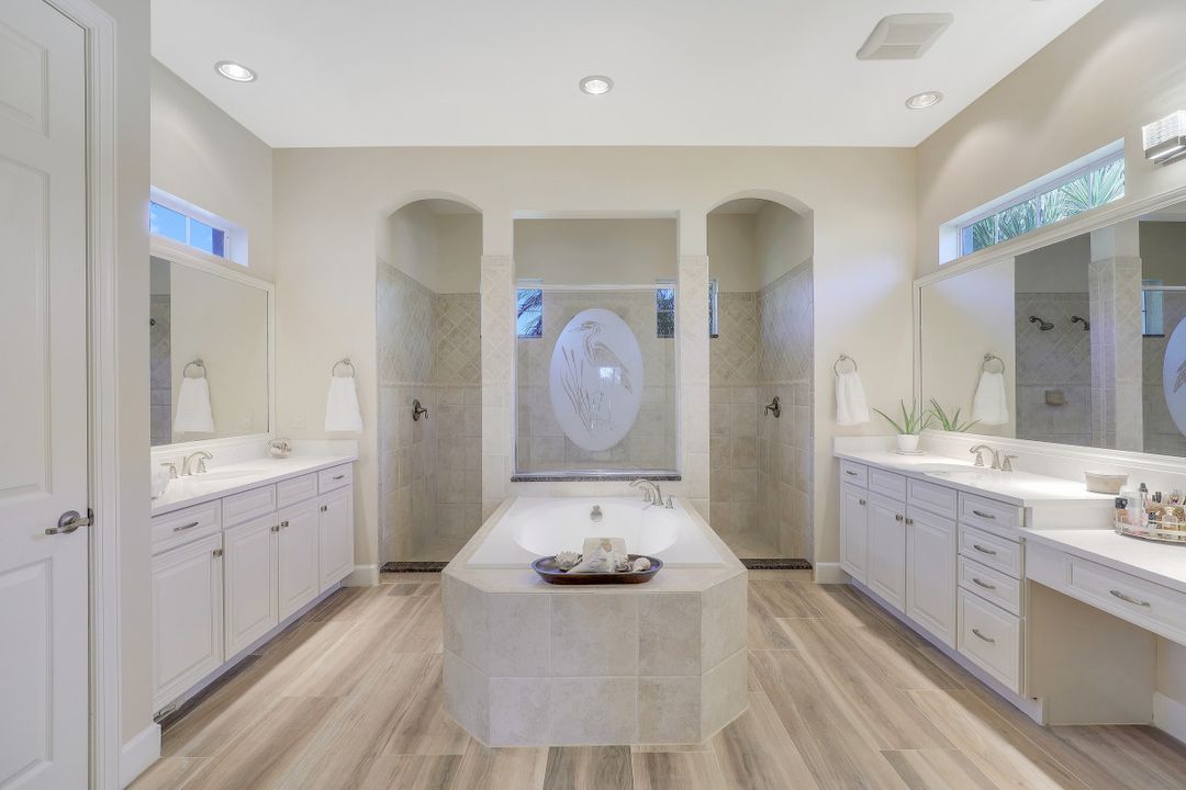 9661 Cobalt Cove Cir, Naples, FL 34120