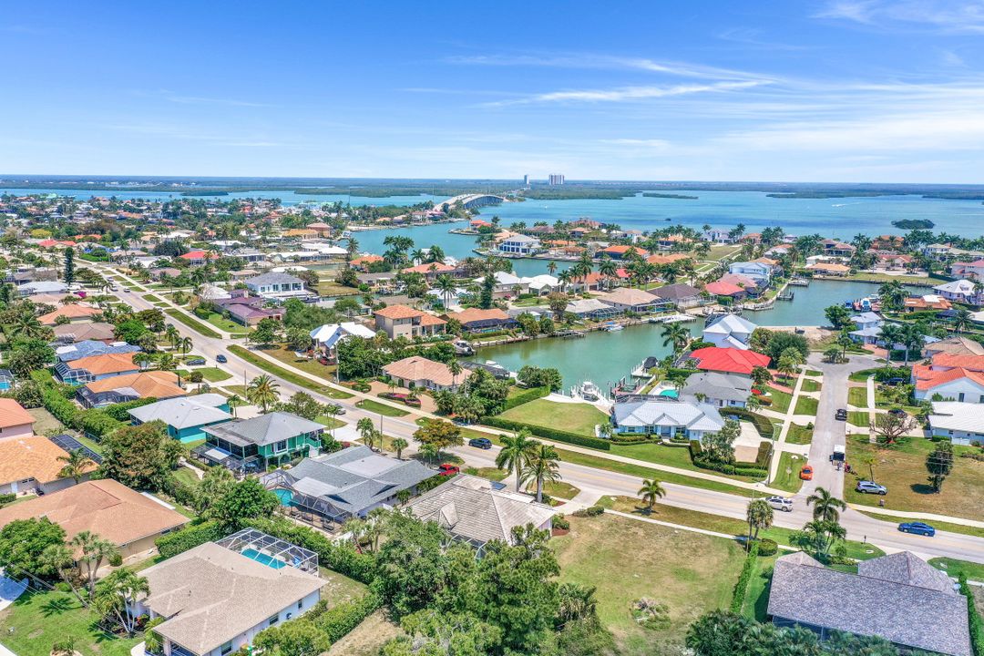 578 N Barfield Dr, Marco Island, FL 34145