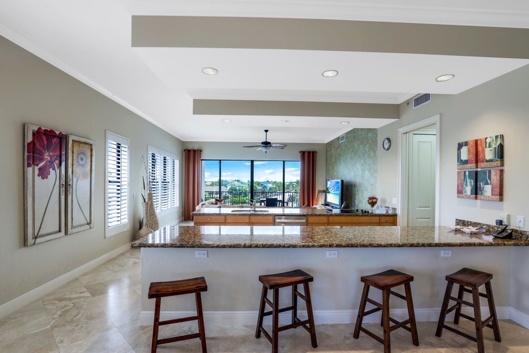 10620 Gulf Shore Dr #401, Naples, FL 34108