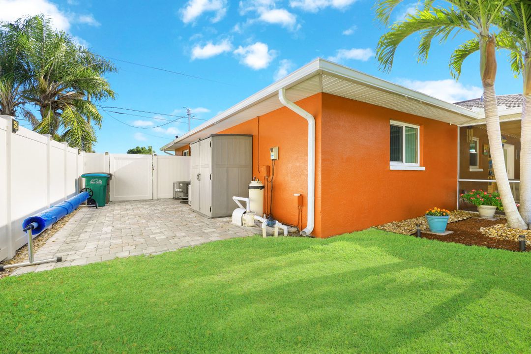 2208 Viscaya Pkwy, Cape Coral, FL 33990