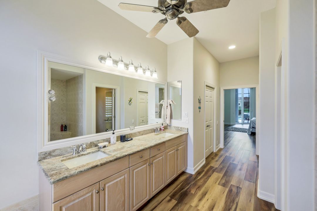 606 Shoreline Dr, Naples, FL 34119