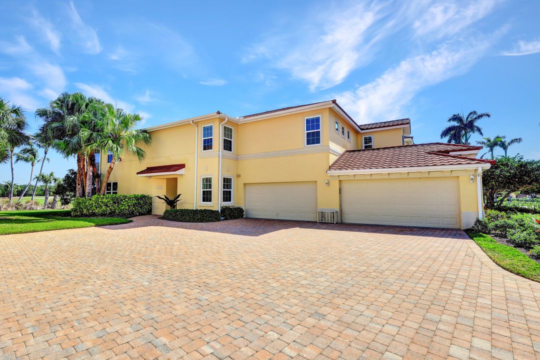 1276 Rialto Way #101, Naples, FL 34114