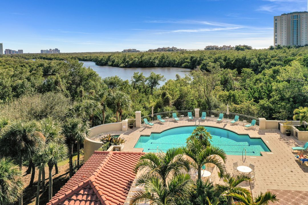 8960 Bay Colony Dr #703, Naples, FL 34108