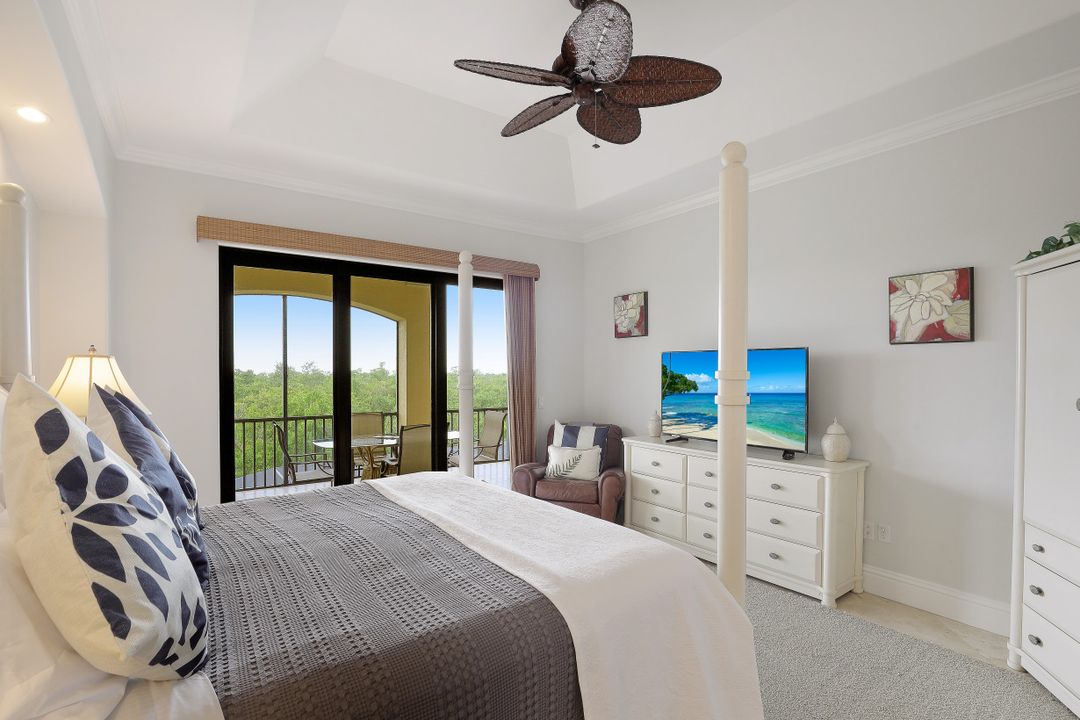 500 Spinnaker Dr, Marco Island, FL 34145