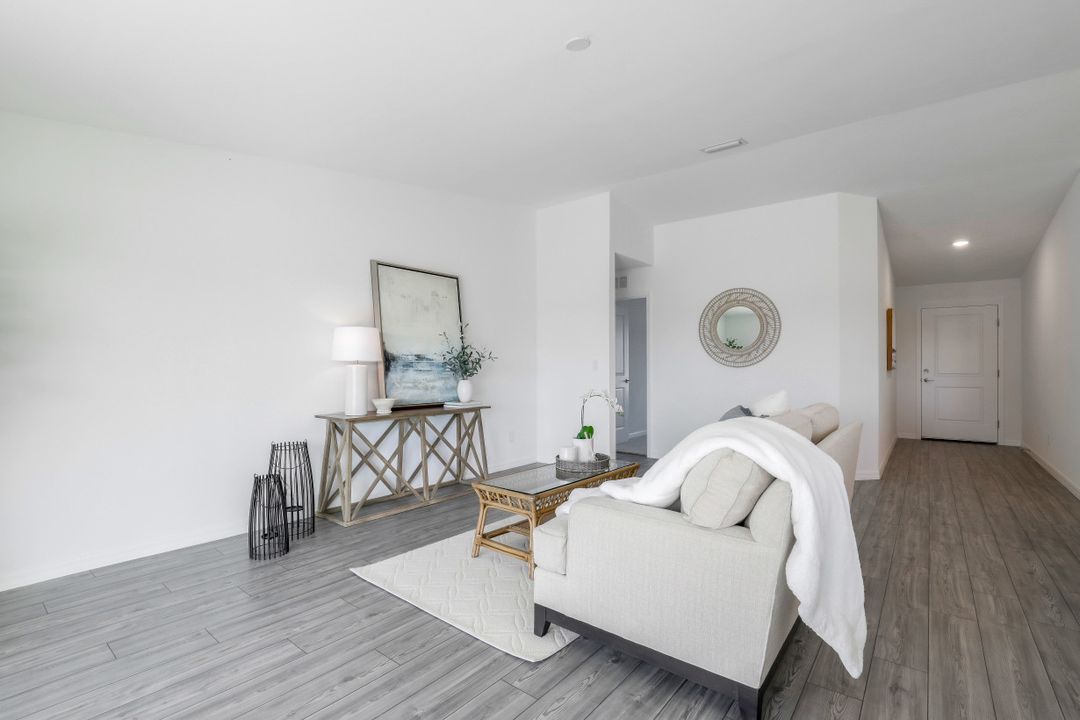 208 NW 28th Terrace, Cape Coral, FL 33993