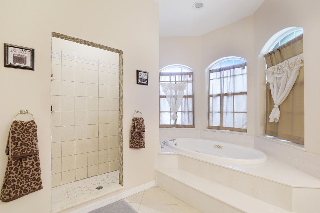 1409 SE 4th Pl, Cape Coral, FL 33990