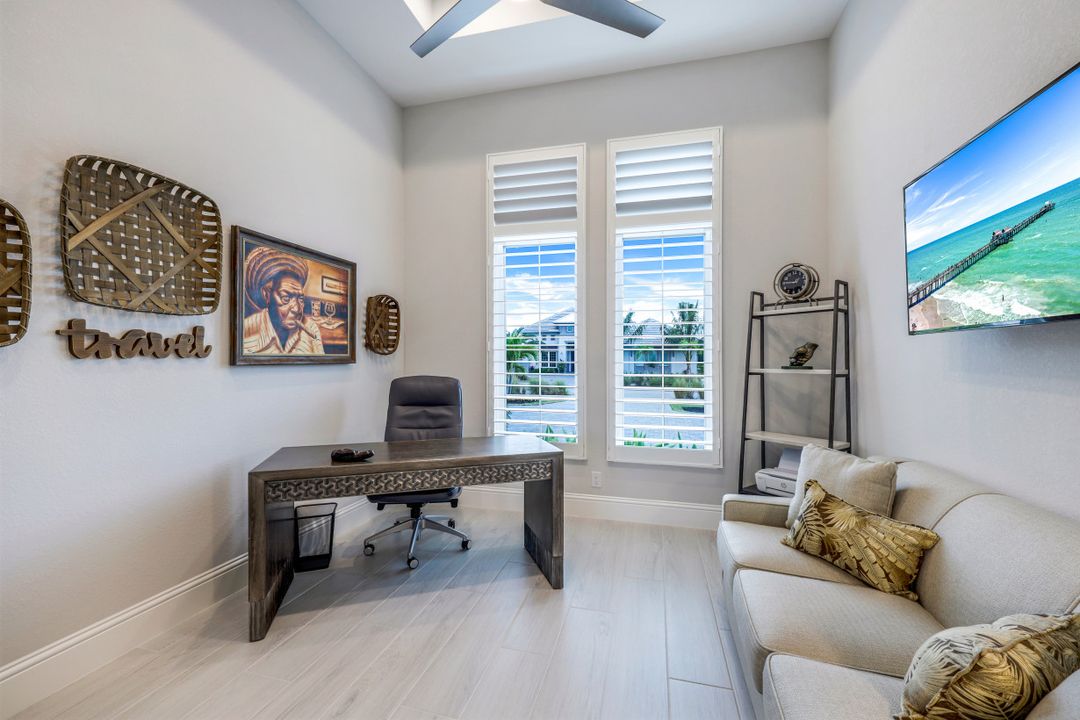 6231 Megans Bay Dr, Naples, FL 34112
