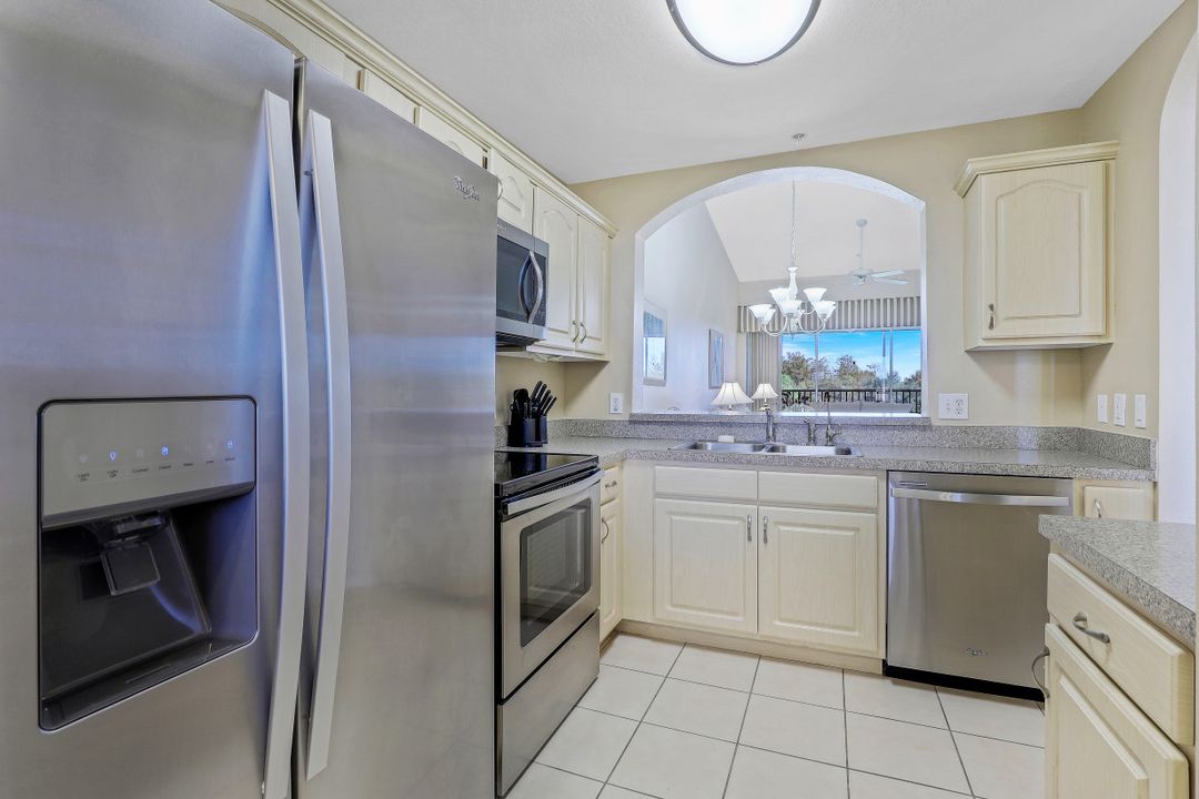 6828 Sterling Greens Dr #4402, Naples, FL 34104