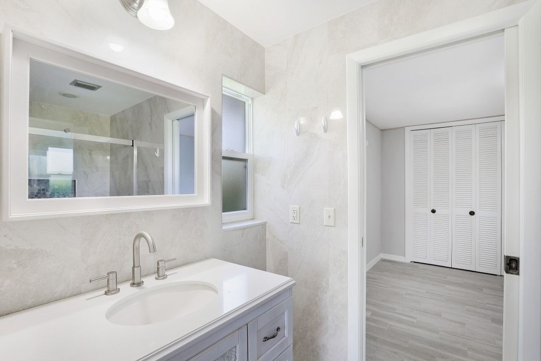 288 Grapewood Ct, Marco Island, FL 34145