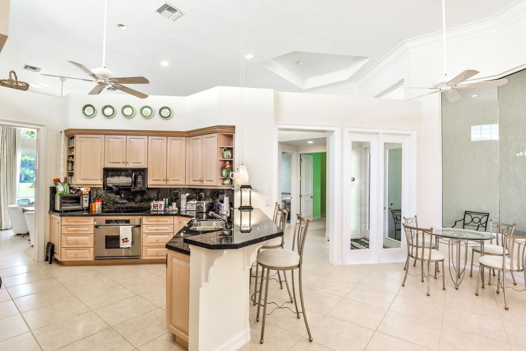 1064 Grand Isle Dr, Naples, FL 34108