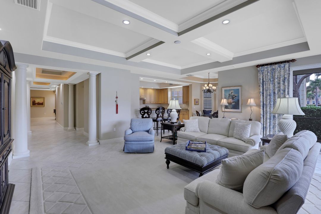 575 Avellino Isles Cir #101, Naples, FL 34119