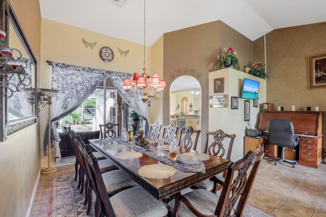 4552 Varsity Cir, Lehigh Acres, FL 33971