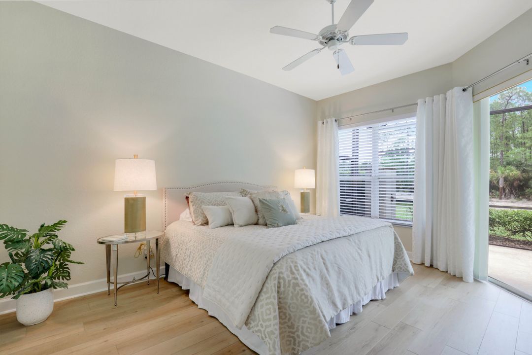 6082 Highwood Park Ct, Naples, FL 34110