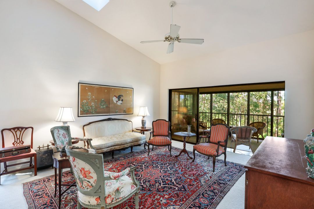 325 Bay Forest Dr #201, Naples, FL 34110