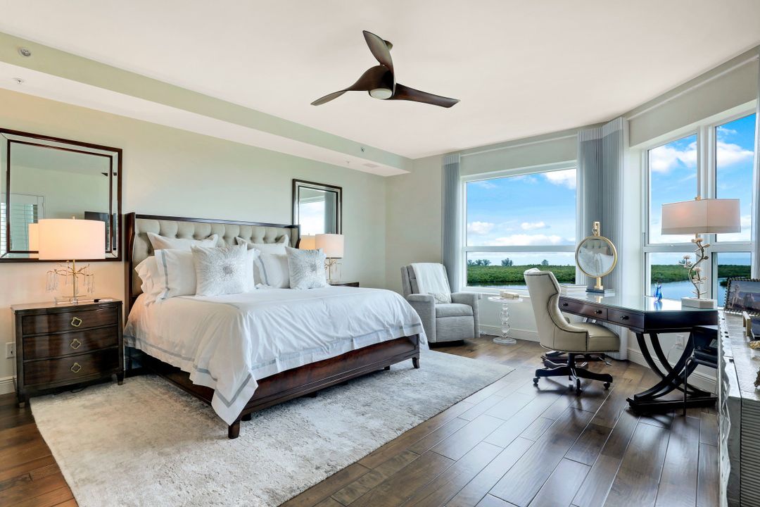 285 Grande Way #1204, Naples, FL 34110