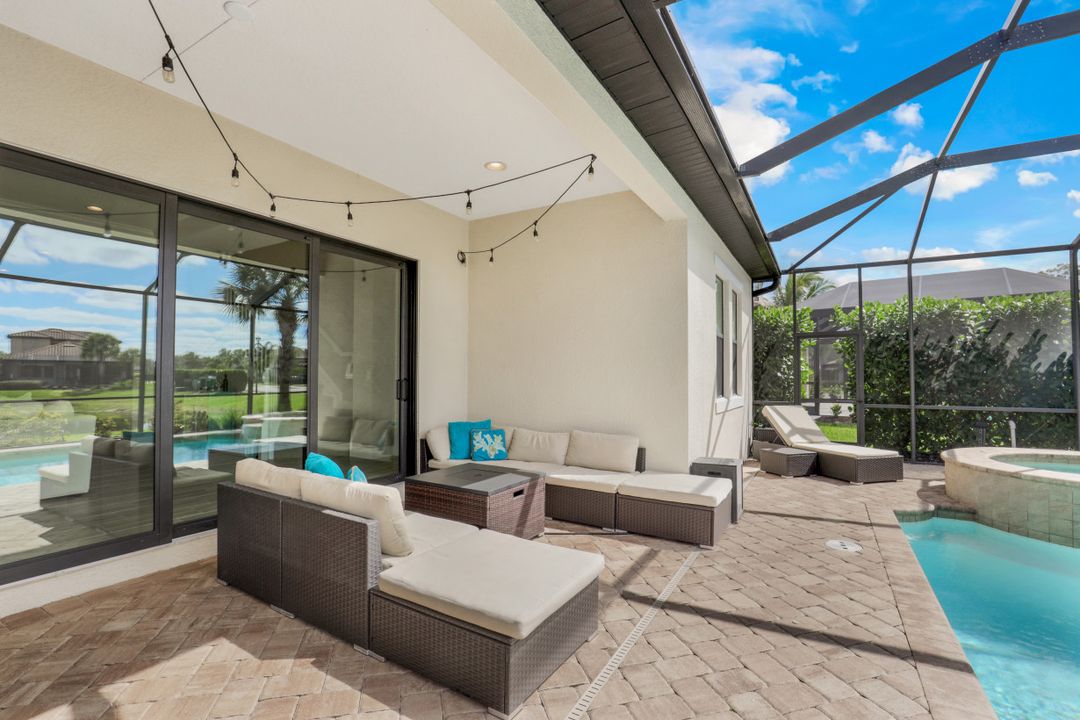 4714 Formosa Dr, Naples, FL 34119