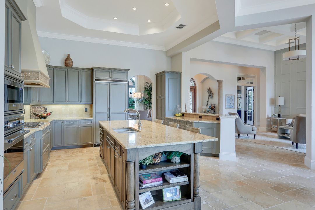 11861 Via Novelli Ct, Miromar Lakes, FL 33913