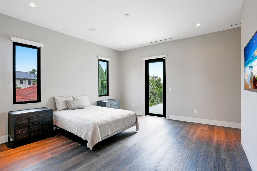 625 Fairway Terrace, Naples, FL 34103