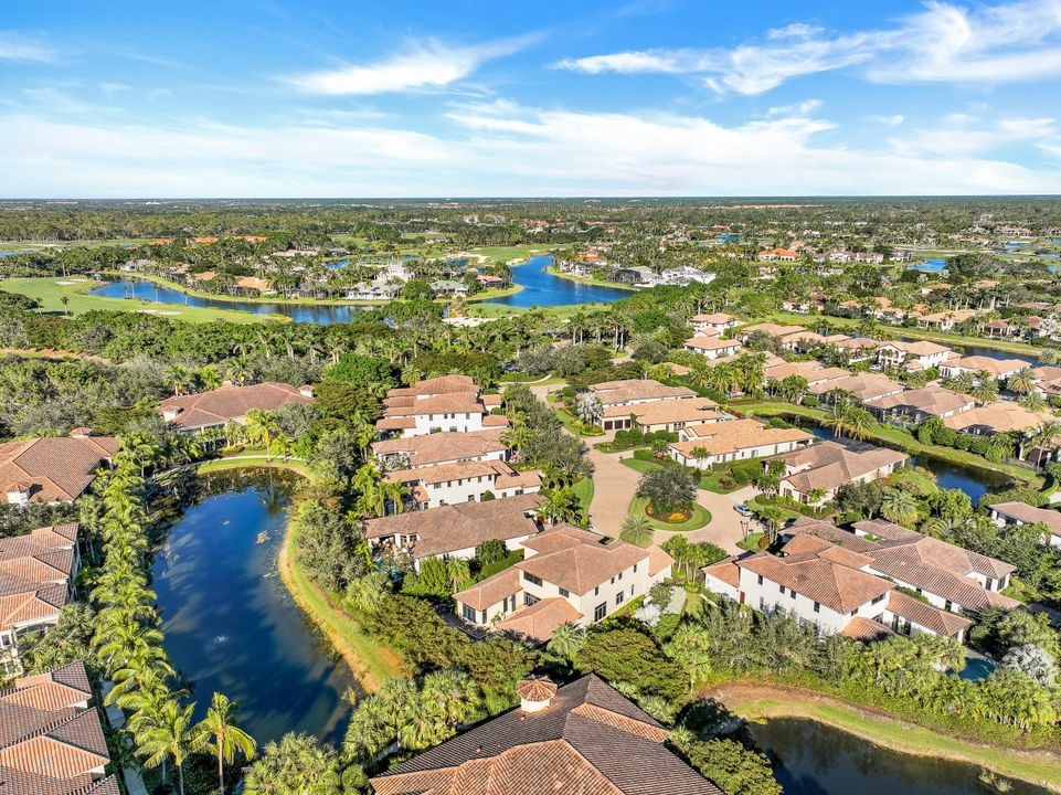 2351 Traditions Ct, Naples, FL 34105