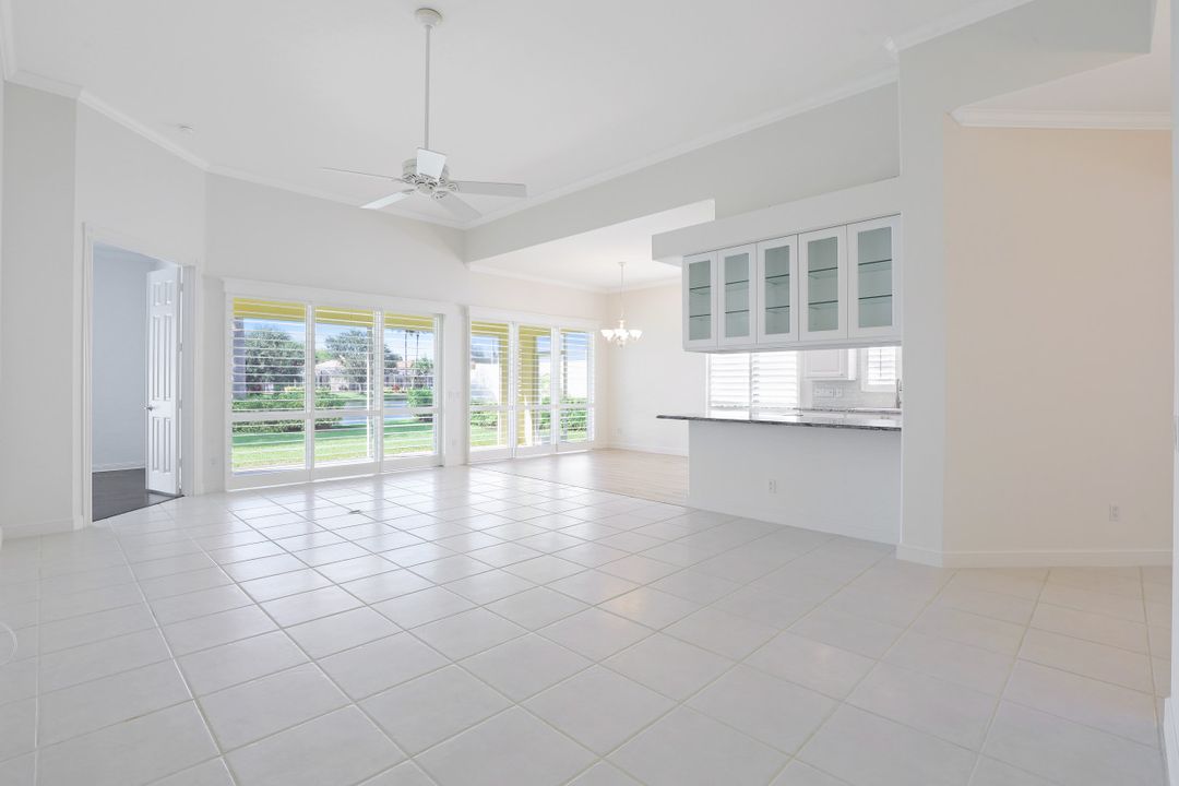 2938 Gilford Way, Naples, FL 34119