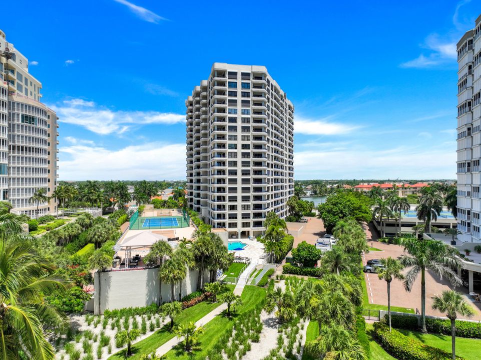 4451 Gulf Shore Blvd N #302, Naples, FL 34103