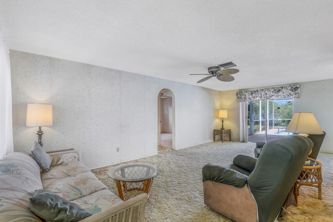 1007 Archer Pkwy E, Cape Coral, FL 33904