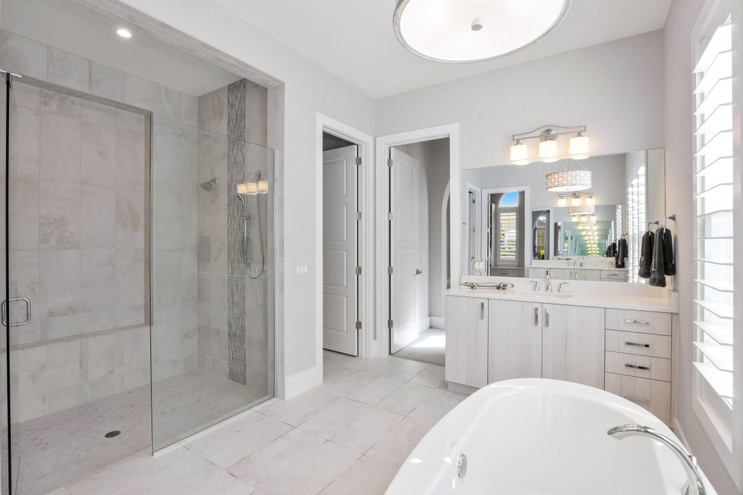 3244 Tavolara Ln, Naples, FL 34114