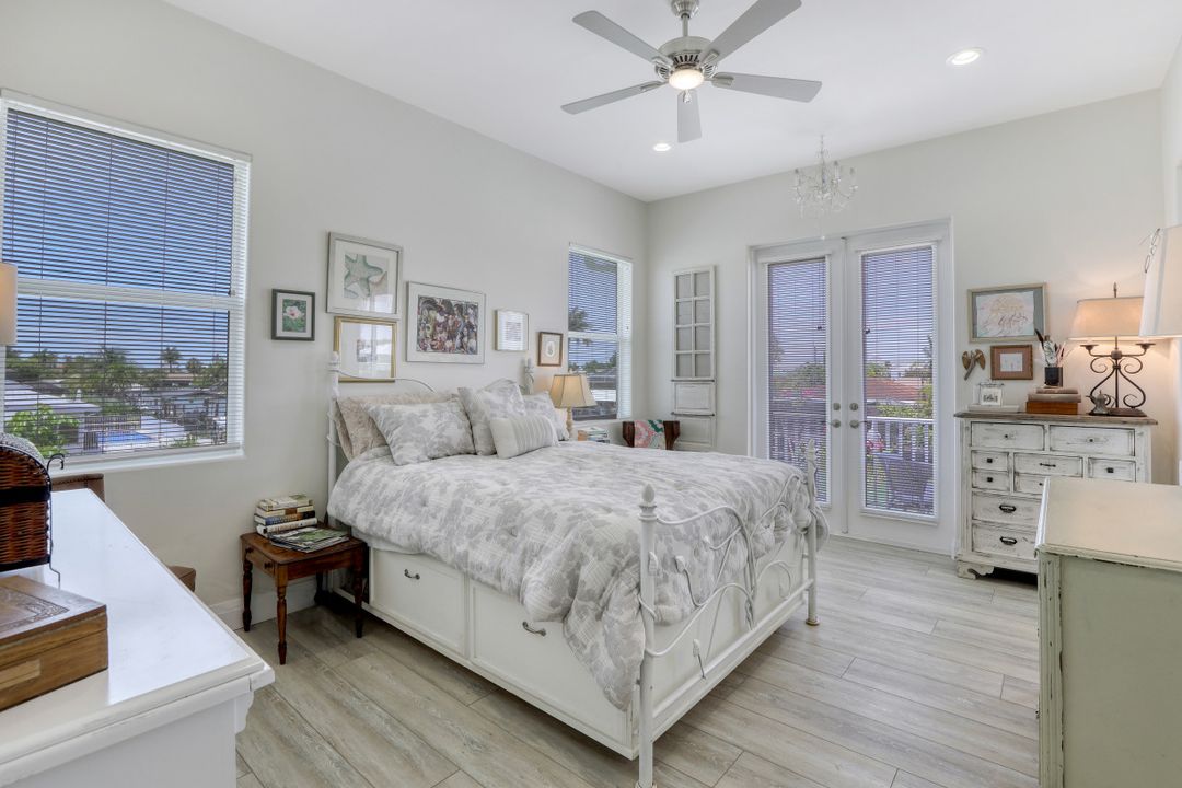 147 San Salvador St, Naples, FL 34113