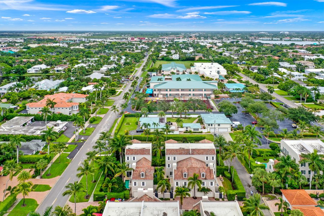 868 4th St S #11, Naples, FL 34102