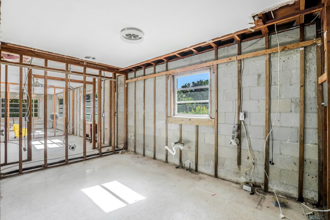 10390 River Dr, Bonita Springs, FL 34135