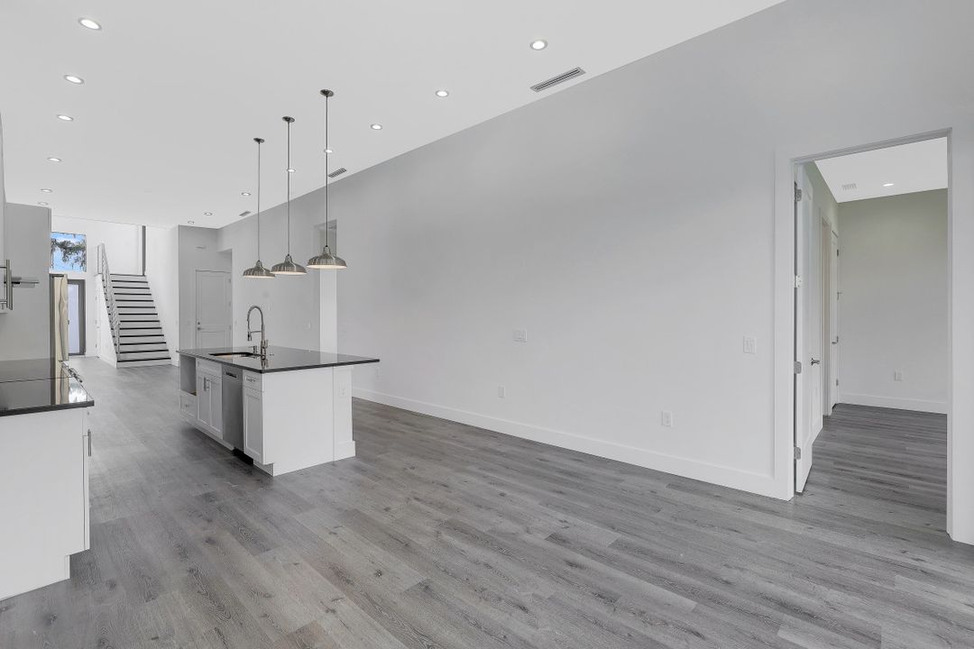 3013 Lunar St, Naples, FL 34112